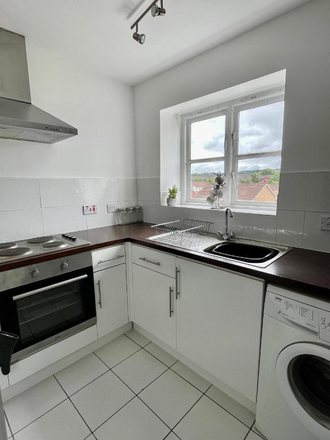 Modern 2 Bedroom Apartment Near Glasgow Airport Paisley Exterior photo